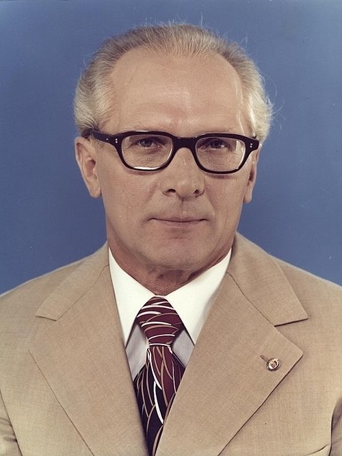 /ref/en/white-niggers/honecker/honecker.jpg